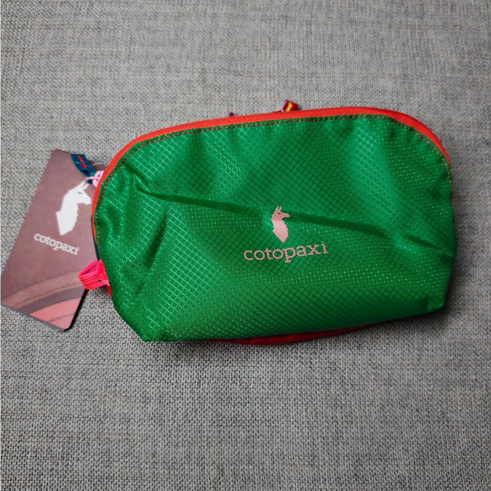 cotopaxi Green Travel Make up Pouch with Pink Logo